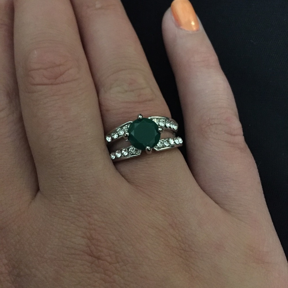 FLASH SALE
 - Ring with green gem